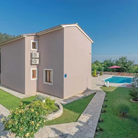 Holiday Home In Valtura/Istrien 17453 Holiday home Valtura