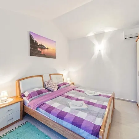 Holiday Home In Valtura/Istrien 17453